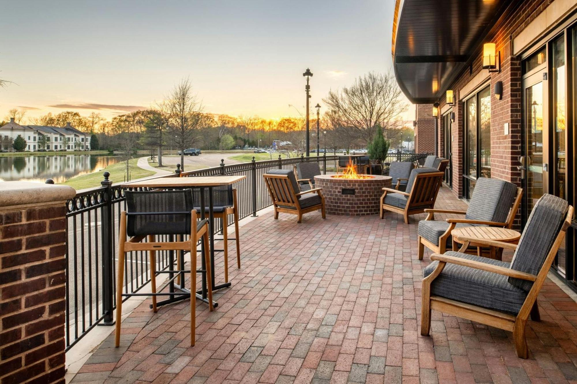 Towneplace Suites By Marriott Jackson Ridgeland/The Township At Colony Park Exterior photo